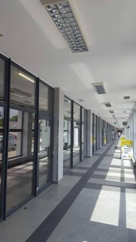 Montaż okien PVC, drewnianych i aluminiowych