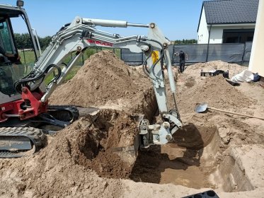 #minikoparka #niwelacjaterenu #uslugikoparka#rozwożenieZiemi #mulczowanie #niwelacjaTerenu