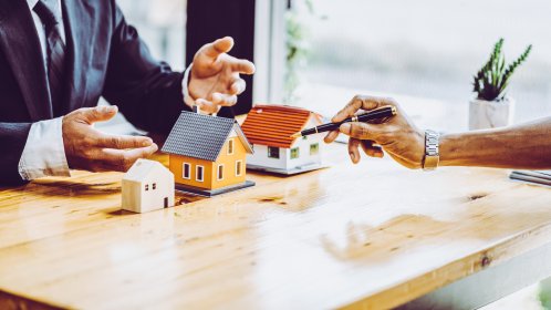 Specjalizujemy się w sprzątaniu biur o różnych powierzchniach i różnej częstotliwości.