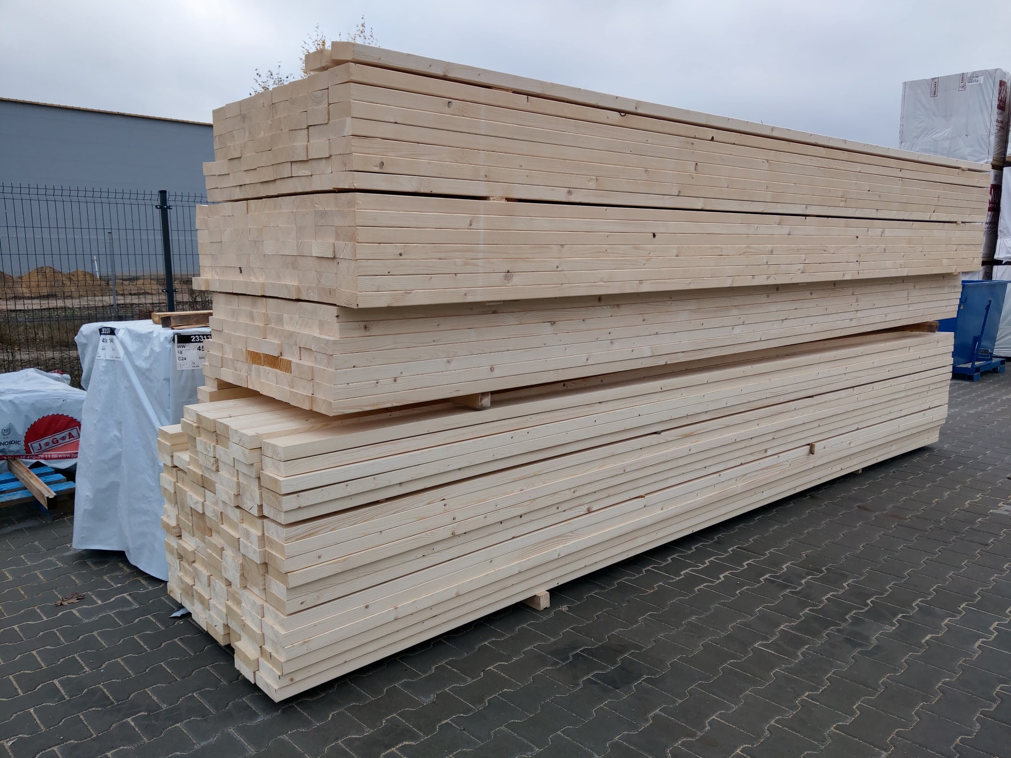 drewno-konstrukcyjne-heblowane-deski-drewno-konstrukcyjne-w