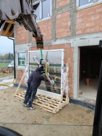 Usługi ziemne / transport/ usługi sprzętowe