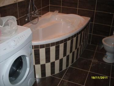 Układanie glazury tarakoty