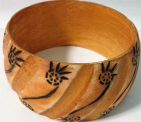Bransoletka drewniana