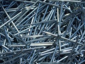 Gwoździe budowlane czarne