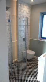 Układanie płytek gresu, glazury, terakoty