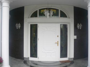 Drzwi zewnętrzne drewniane