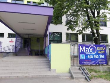 Szkoła nauki jazdy - profesjonalne kursy, skuteczne jazdy dozkalajace