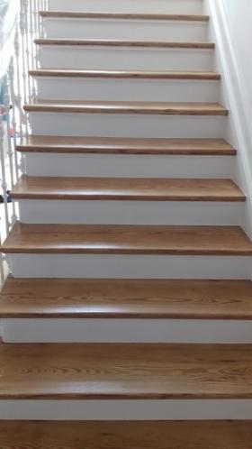 Panele, parkiety, listwy