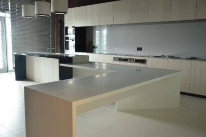 Meble kuchenne, łazienkowe, salonowe