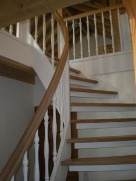 Schody jednozabiegowe drewniane, schody z drewna jednozabiegowe