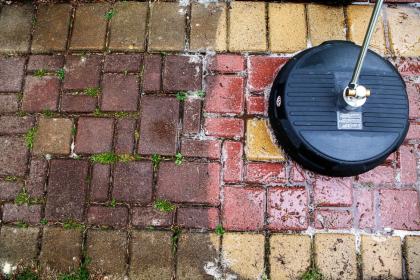 Czyszczenie kostki brukowej