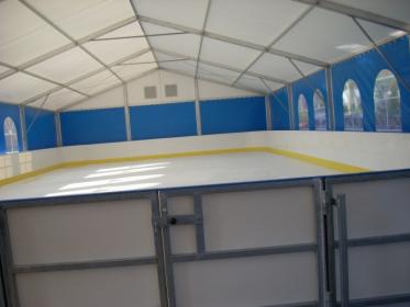 Całoroczne lodowisko syntetyczne