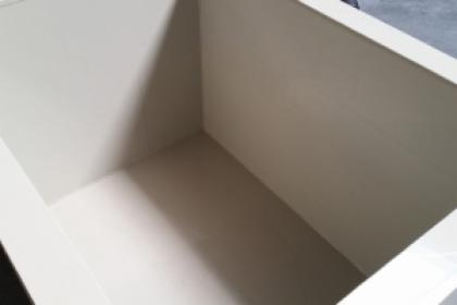 Tace wychwytujące, misy awaryjne, tace ociekowe