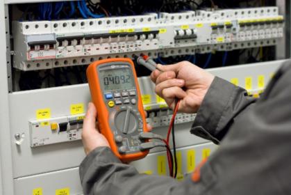Wykonywanie instalacji elektrycznych