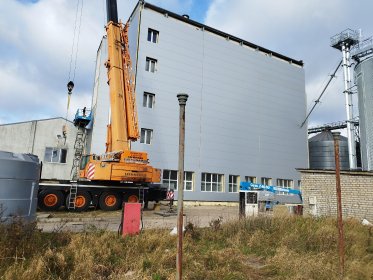 Montaż płyt warstwowych, montaż kasetonów stalowych