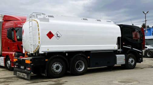 Dostarczamy olej opałowy własnymi cysternami do zbiornika docelowego klienta