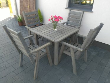 Zestaw mebli ogrodowych nieskładanych 4 krzesła + stół kwadrat typ L