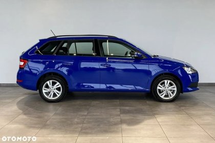 Wypożycz samochód kombi od  78 zł za dobę