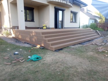 Wykonanie tarasu z deski kompozytowej. Cena z materiałem za metr kwadratowy