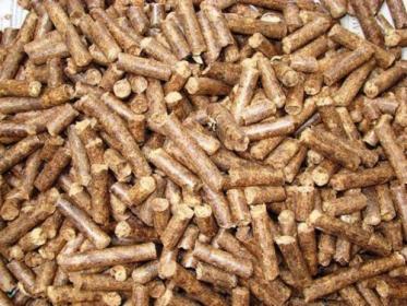 Dostępne są czyste pellety drzewne dostępne dla systemu grzewczego, oferta
