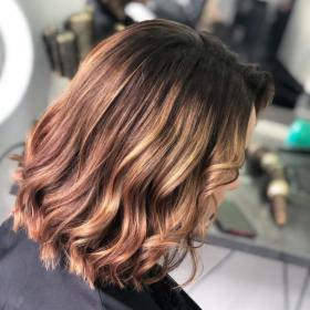 Strzyżenia damskie codzienne, najnowsze trendy w nowoczesnm cięciu