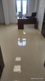 Czyszczenie i renowacja wykładzin PCV oraz linoleum