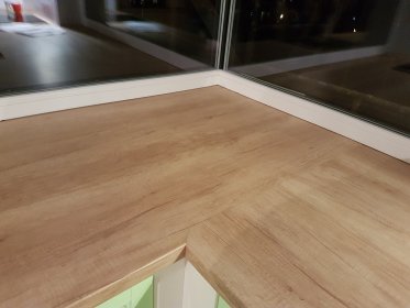 Montaż i wymiana blatów, pasowanie na miejscu u klienta, łączenia pod różnymi kątami.