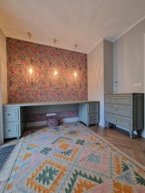 komody, biurka, inne