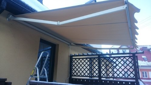 Markizy tarasowe z montażem. Typowe rozmiary, jak i wykonywane na wymiar od 230 do 590 cm