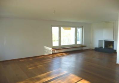 Układanie paneli, parkietu