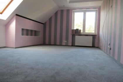 Układanie wykładzin