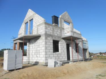 Firma budowlana przyjmie zlecenia na budowę obiektu jedno lub wielorodzinnego