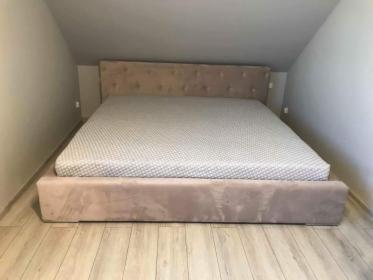 Łóżka sypialniane