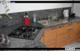 Granitowe blaty kuchenne i łazienkowe, parapety, schody, umywalki itp.