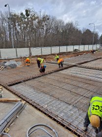 zbrojenia budowlane- 12 os ekipa zbrojarzy wolna od 28/03/22