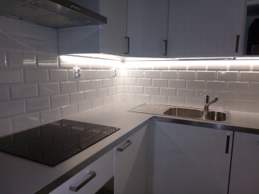 Kompleksowe remonty kuchni z montażem mebli.