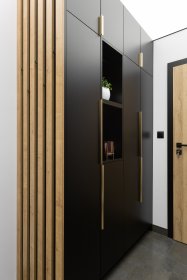 Szafy wnękowe, wolnostojące, garderoby