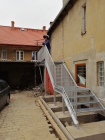 Nowoczesne schody metalowe