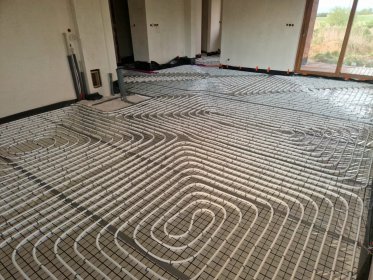 Montaż instalacji ogrzewania podłogowego