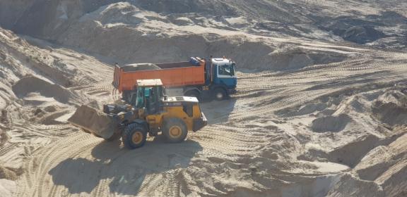 Sprzedaż transport materiałów sypkich, żwir, ziemia pospółka piach piasek  Skierniewice