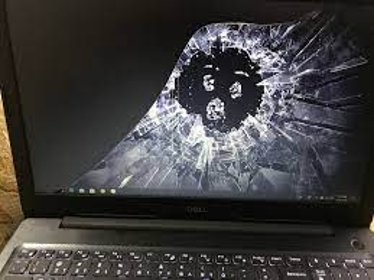 Naprawa uszkodzonej matrycy w laptopie