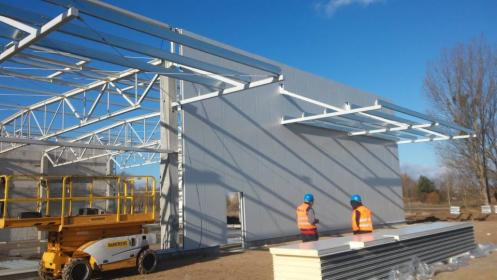 Montaż konstrukcji stalowych