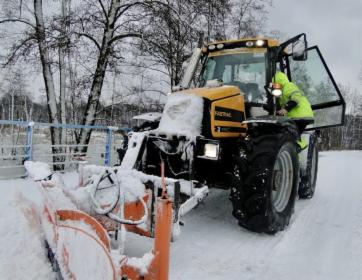 Odśnieżanie zimowe utrzymanie dróg i parkingów pług solarka