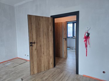 Sprzedaż i montaż drzwi wewnętrznych.