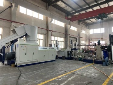 Wytłaczarka kaskadowa z aglomeratorem