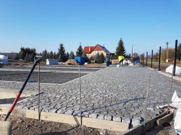 Układanie kostki granitowej