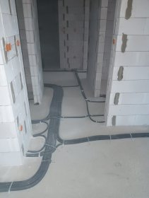 Montaż instalacji elektrycznych
