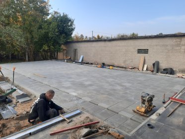 Układanie kostki brukowej