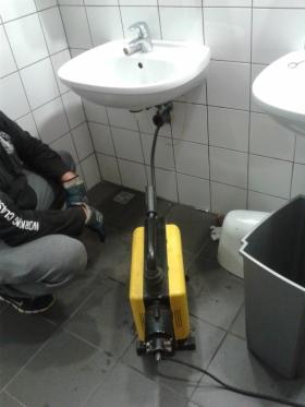 Szybkie i sprawne udrażnianie kratek kanalizacyjnych od fi 50 do fi 80