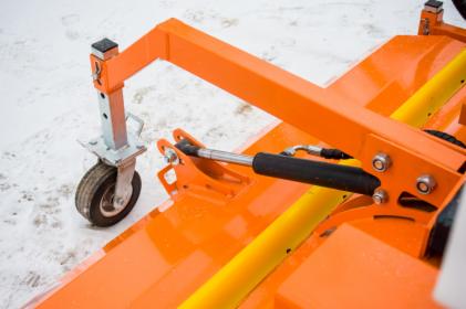 Zamiatarka ZML 240 z pojemnikiem na odpady, odśnieżarka do wynajęcia